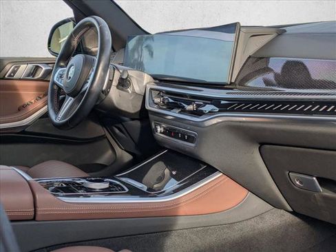 Used 2024 BMW X5 M60i image 24