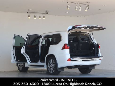 Used 2017 Lexus LX 570 4WD w/ Luxury Package image 5