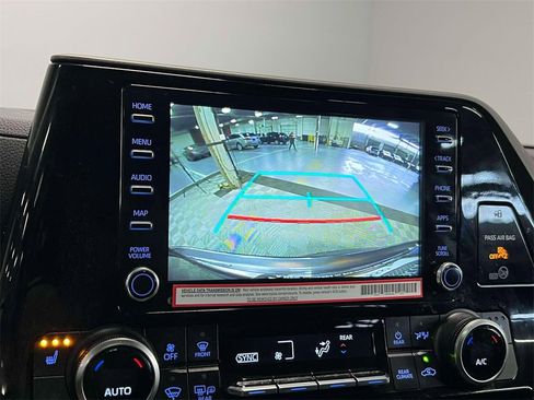 Used 2022 Toyota Highlander XLE image 31