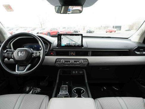 Used 2025 Honda Pilot Elite image 20