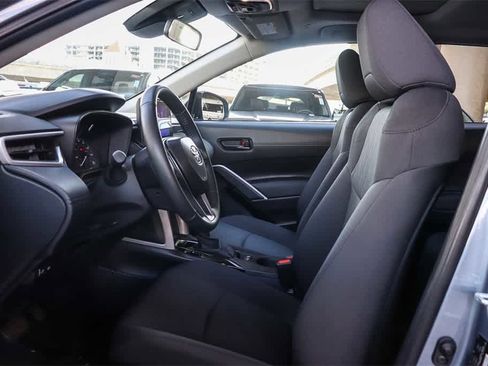 Used 2024 Toyota Corolla Cross LE w/ Moonroof Package image 18