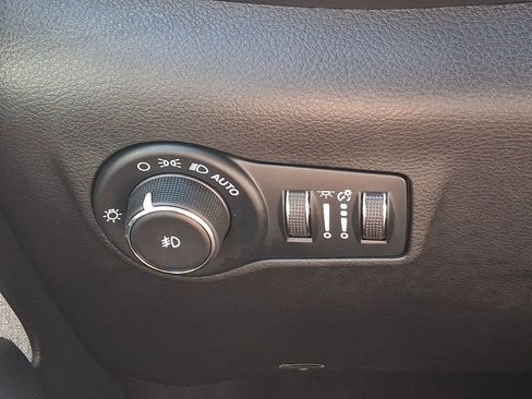 Certified 2023 Jeep Compass Latitude w/ Convenience Group AWD/4WD image 22