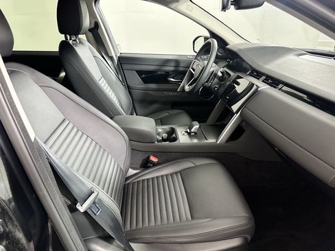 Certified 2025 Land Rover Discovery Sport S image 18