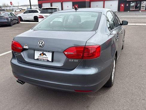 Used 2011 Volkswagen Jetta SE image 7