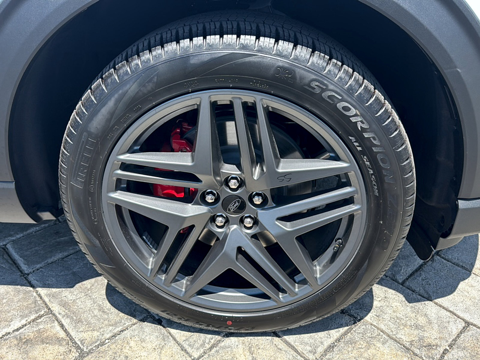 New 2026 Ford Explorer ST-Line w/ ST-Line Street Pack RWD image 4