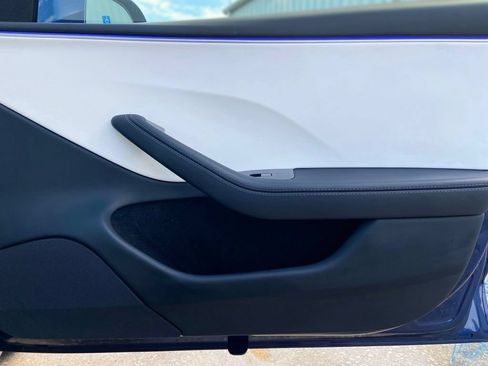 Used 2025 Tesla Model 3 Long Range RWD image 16