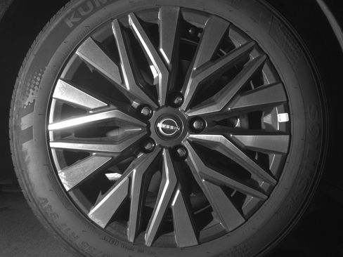 Used 2025 Nissan Altima 2.5 SV image 13