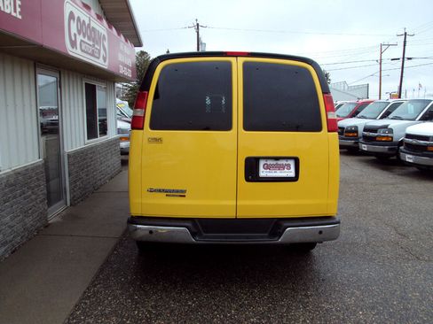 Used 2014 Chevrolet Express 1500 AWD image 6