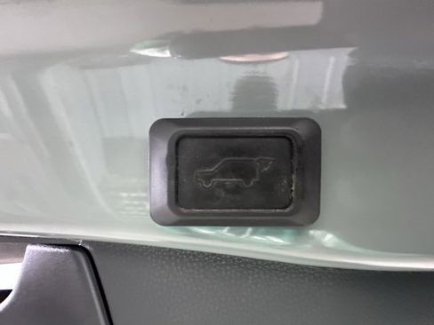 Used 2020 Toyota RAV4 XLE Premium image 13