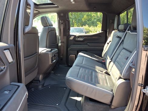 Used 2024 GMC Sierra 1500 AT4X AWD/4WD image 10