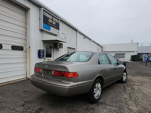 Used 2001 Toyota Camry LE image 5