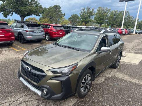 Certified 2023 Subaru Outback Touring AWD/4WD image 2