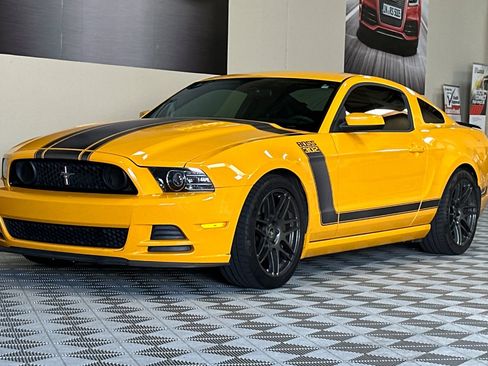 Used 2013 Ford Mustang Boss 302 w/ Boss 302 Accessory Pkg RWD image 8