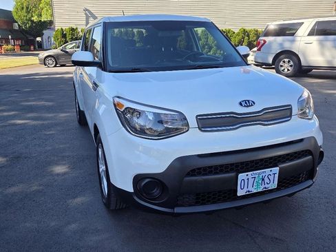 Used 2018 Kia Soul FWD image 4