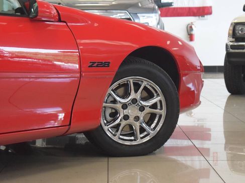 Used 2002 Chevrolet Camaro Z28 RWD image 32