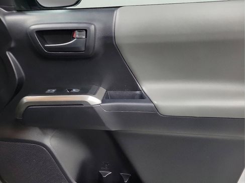 Certified 2020 Toyota Tacoma SR5 image 15