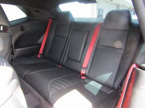 Used 2016 Dodge Challenger SRT Hellcat image 25