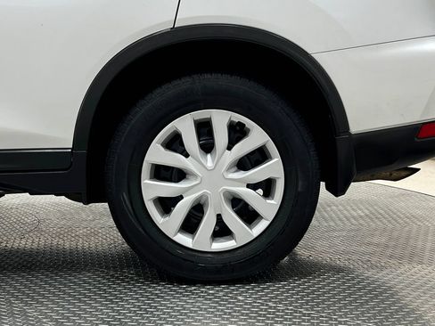 Used 2018 Nissan Rogue S AWD/4WD image 34