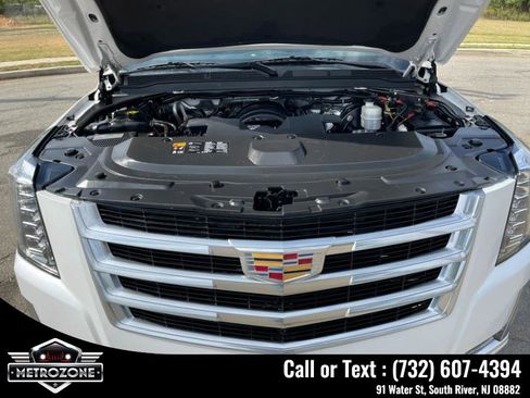 Used 2016 Cadillac Escalade 2WD image 12