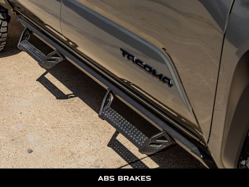 Used 2025 Toyota Tacoma TRD Off-Road w/ TRD Off Road Upgrade Package image 13