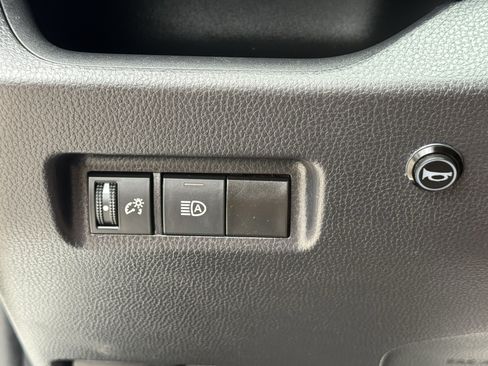 Used 2022 Toyota RAV4 LE FWD image 24