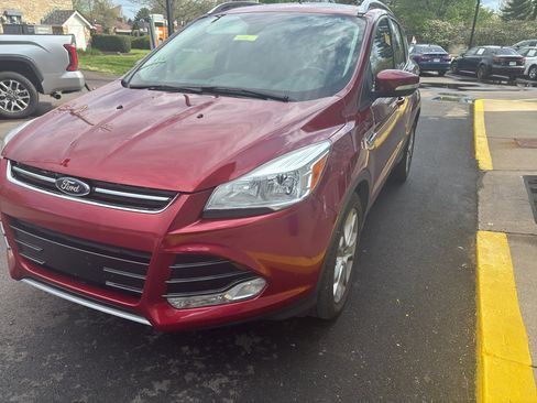 Used 2015 Ford Escape Titanium image 3