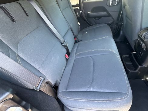 Used 2025 Jeep Wrangler Unlimited Sahara w/ Safety Group AWD/4WD image 17