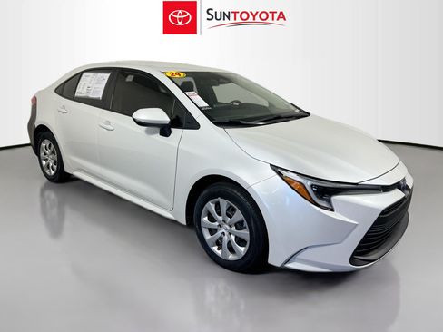 Used 2024 Toyota Corolla LE FWD image 1