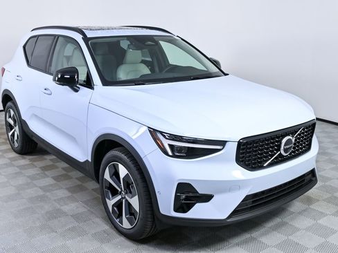 New 2026 Volvo XC40 B5 Plus w/ Protection Package Premier AWD/4WD image 25