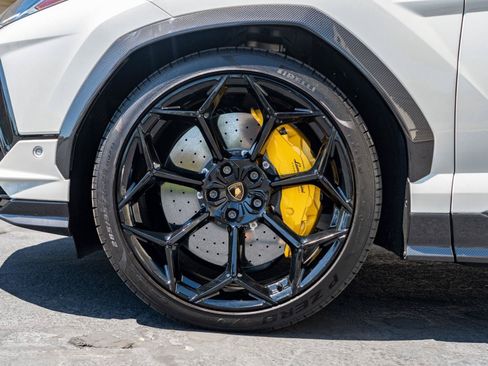 Used 2024 Lamborghini Urus Performante AWD/4WD image 13