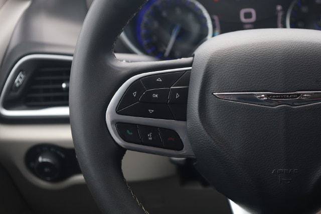 Certified 2024 Chrysler Pacifica Touring-L FWD image 17
