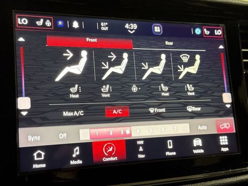 Used 2021 Dodge Durango R/T w/ Blacktop Package AWD/4WD image 17