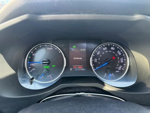 Used 2019 Toyota RAV4 XLE w/ Convenience Package AWD/4WD image 10