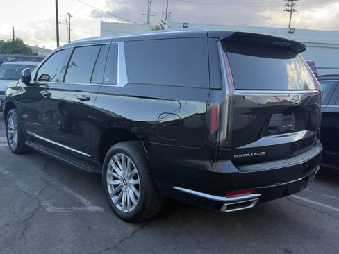 Used 2023 Cadillac Escalade ESV Luxury RWD image 4