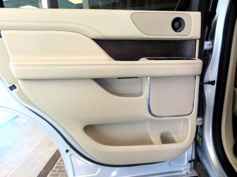 Used 2019 Lincoln Navigator Reserve w/ Cargo Package image 16