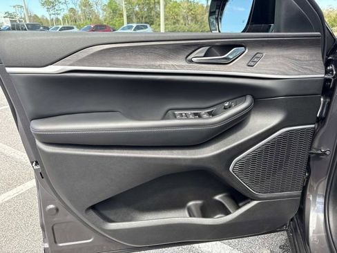 New 2026 Jeep Grand Cherokee L Limited image 18