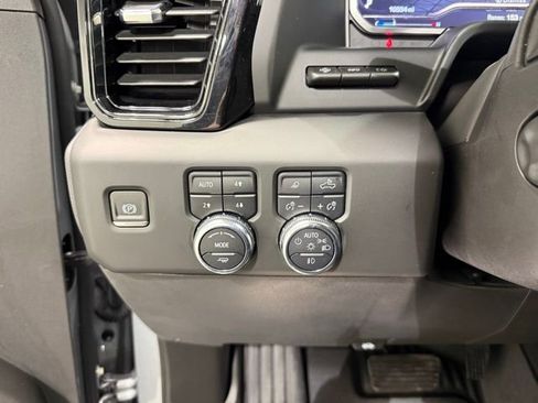 Used 2023 GMC Sierra 1500 AT4X image 18
