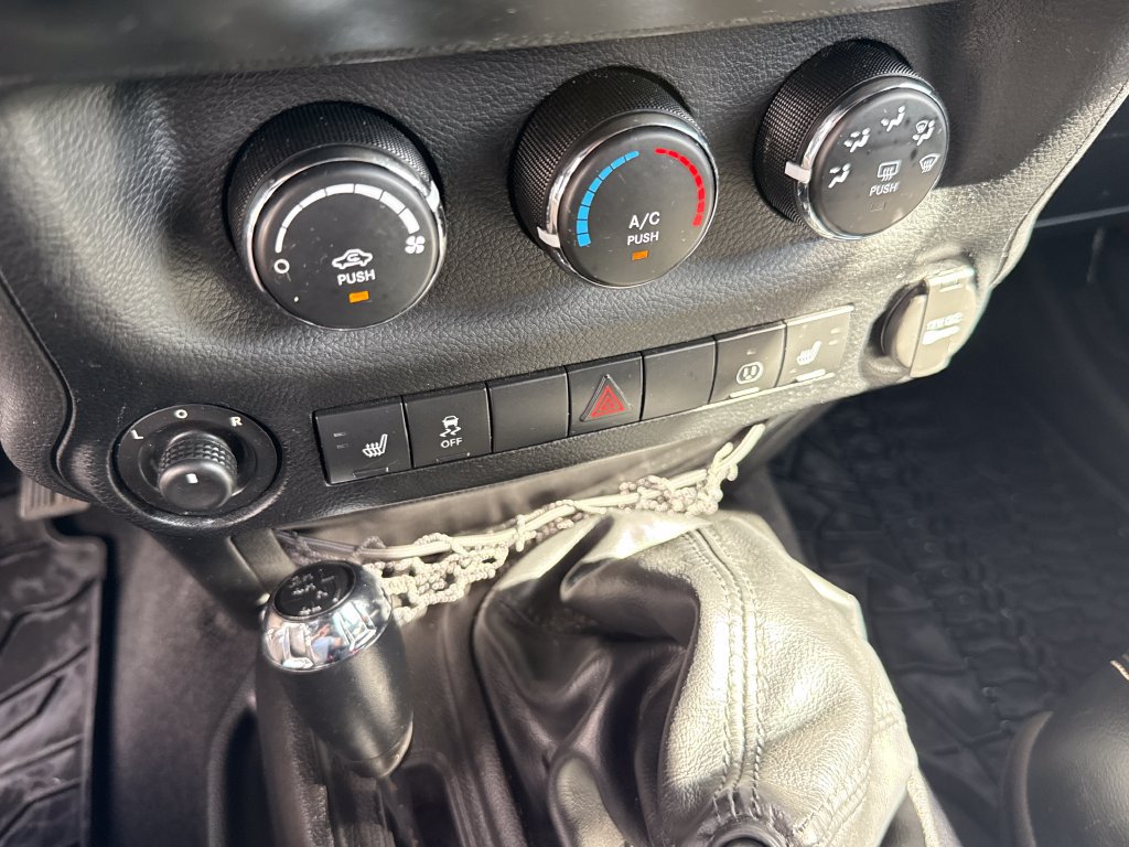 Used 2013 Jeep Wrangler Unlimited Sport AWD/4WD image 22