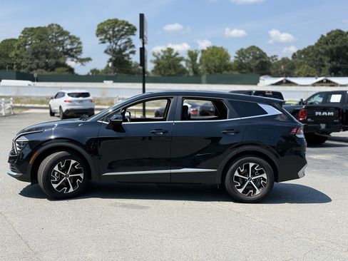 Used 2024 Kia Sportage EX FWD image 4
