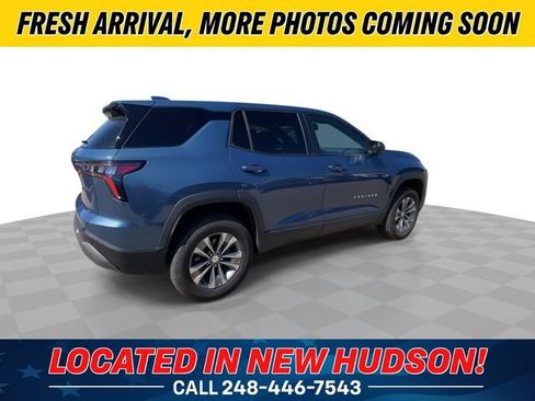 Used 2025 Chevrolet Equinox LT FWD image 2