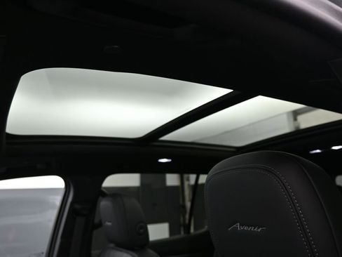 Used 2025 Buick Enclave Avenir w/ Super Cruise Package AWD/4WD image 18