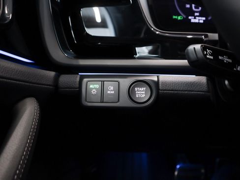 Used 2025 Porsche Panamera image 23