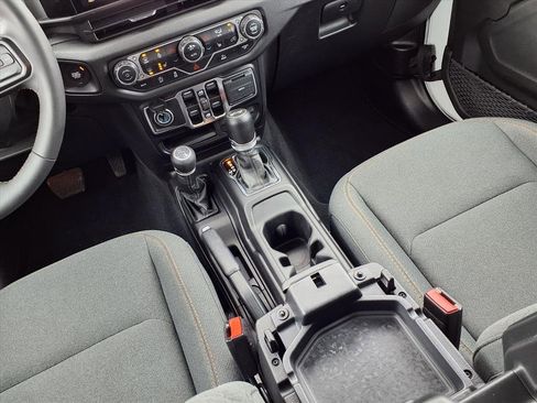 Certified 2024 Jeep Wrangler Sport S image 9