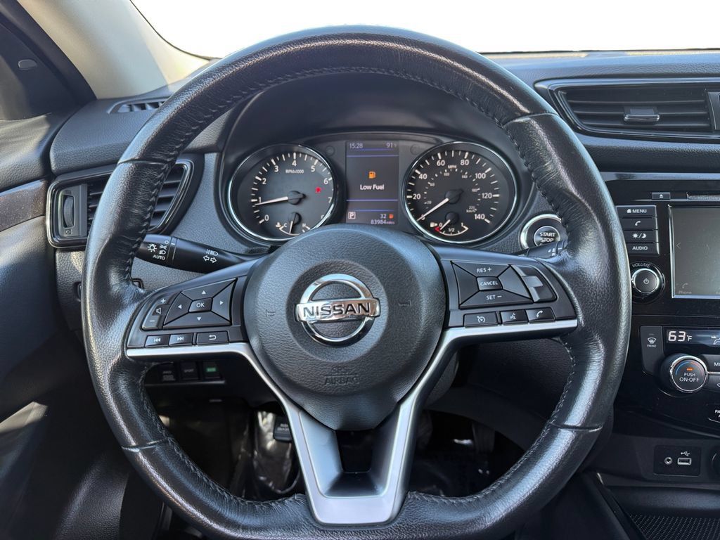 Used 2018 Nissan Rogue SV AWD/4WD image 12