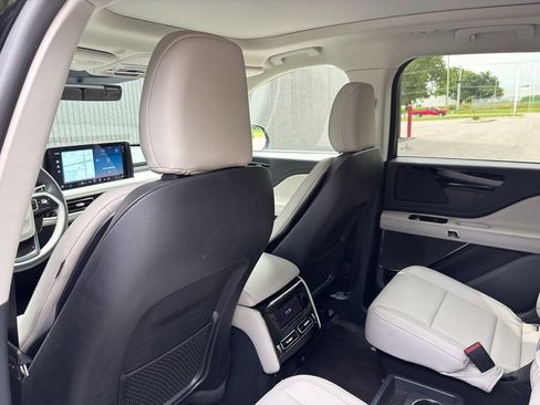 Used 2026 Lincoln Aviator AWD image 15