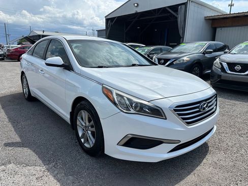 Used 2017 Hyundai Sonata SE FWD image 1
