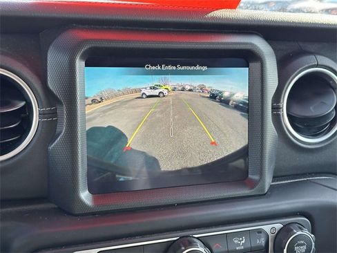 Used 2023 Jeep Wrangler Unlimited Sahara image 21