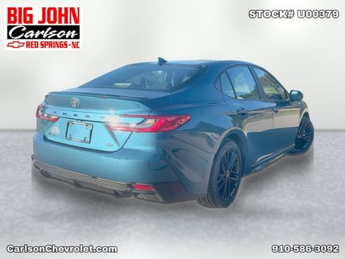 Used 2025 Toyota Camry SE FWD image 6