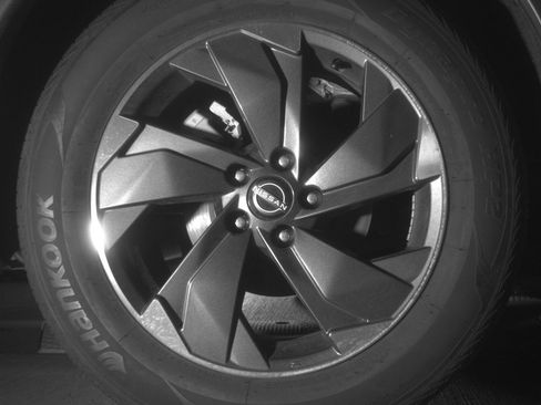 Used 2025 Nissan Rogue SV image 15