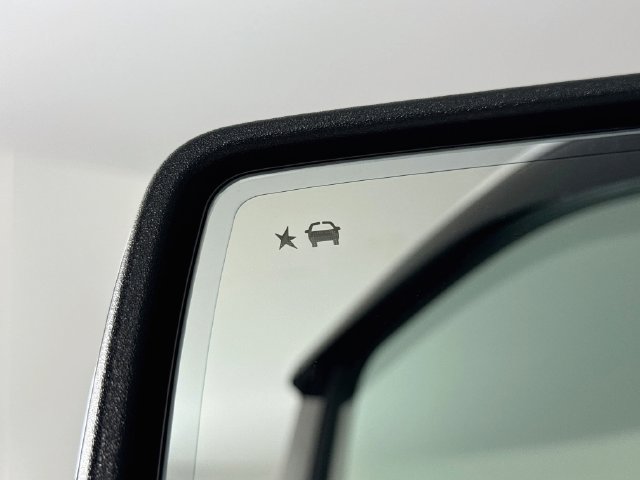 Used 2022 Chevrolet Silverado 1500 LTZ AWD/4WD image 36